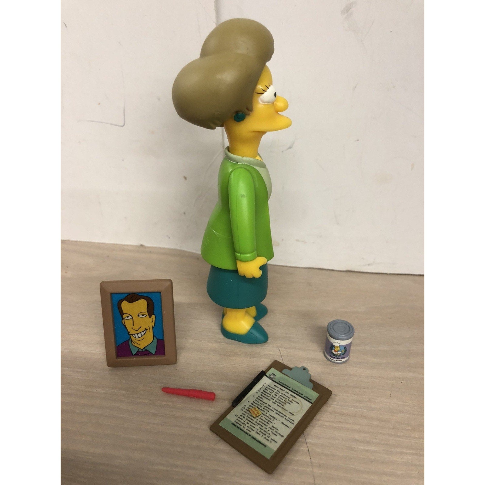 The SIMPSONS world of springfield EDNA KRABAPPEL Playmates LOOSE COMPLETE
