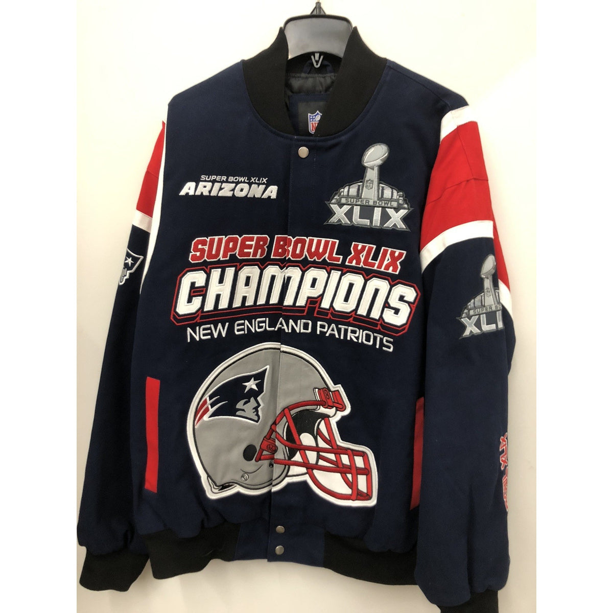 New Patriots SuperBowl XLIX Championship Jacket L Size