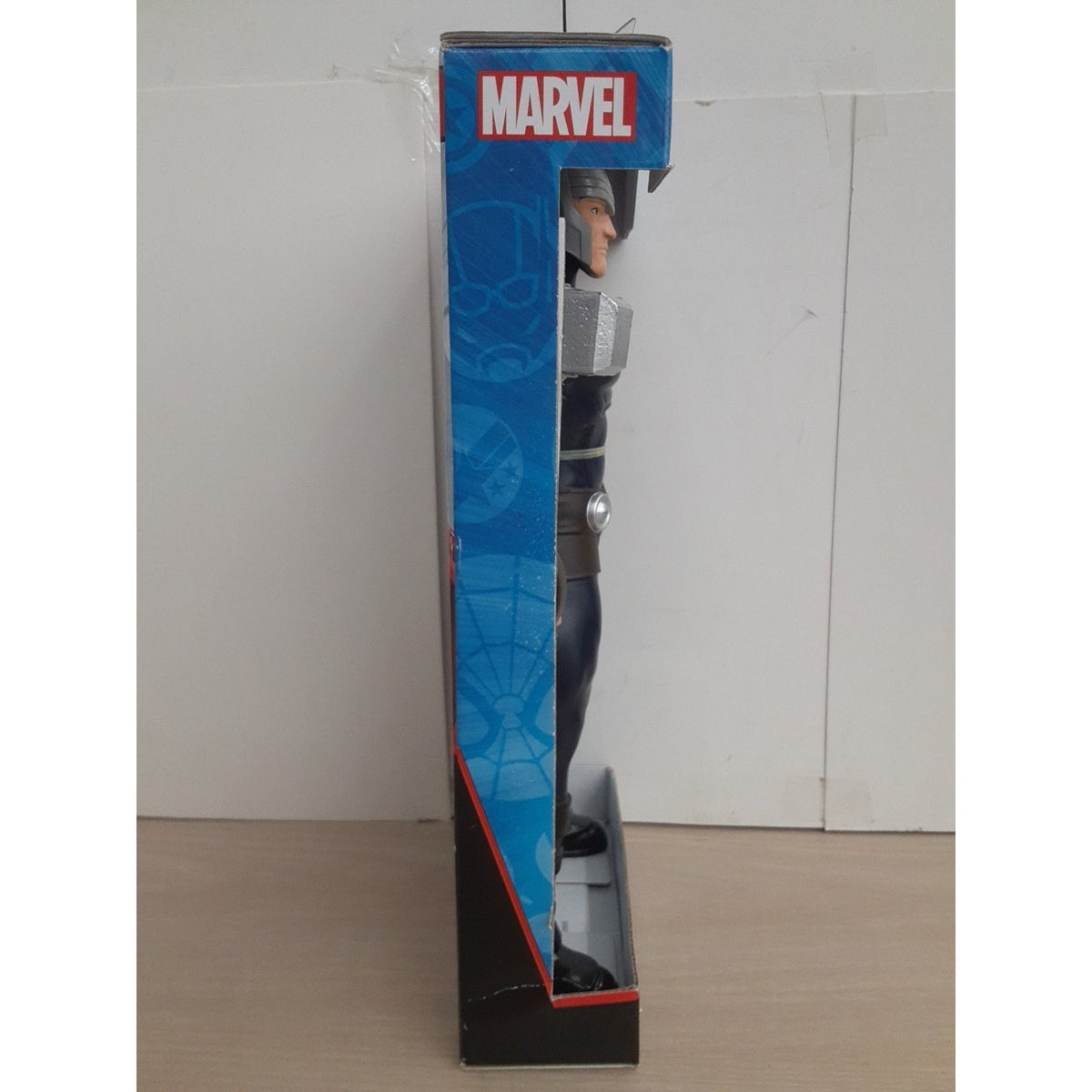 Marvel Hasbro Thor 9.5" Action Figure