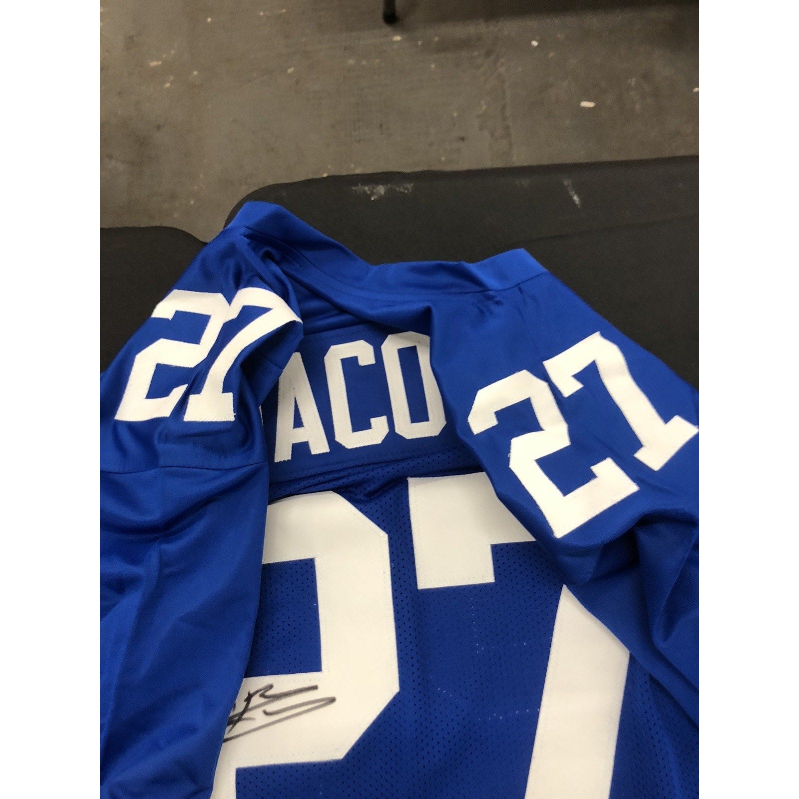 Brandon Jacobs Signed Jersey Autograph Beckett COA Giants