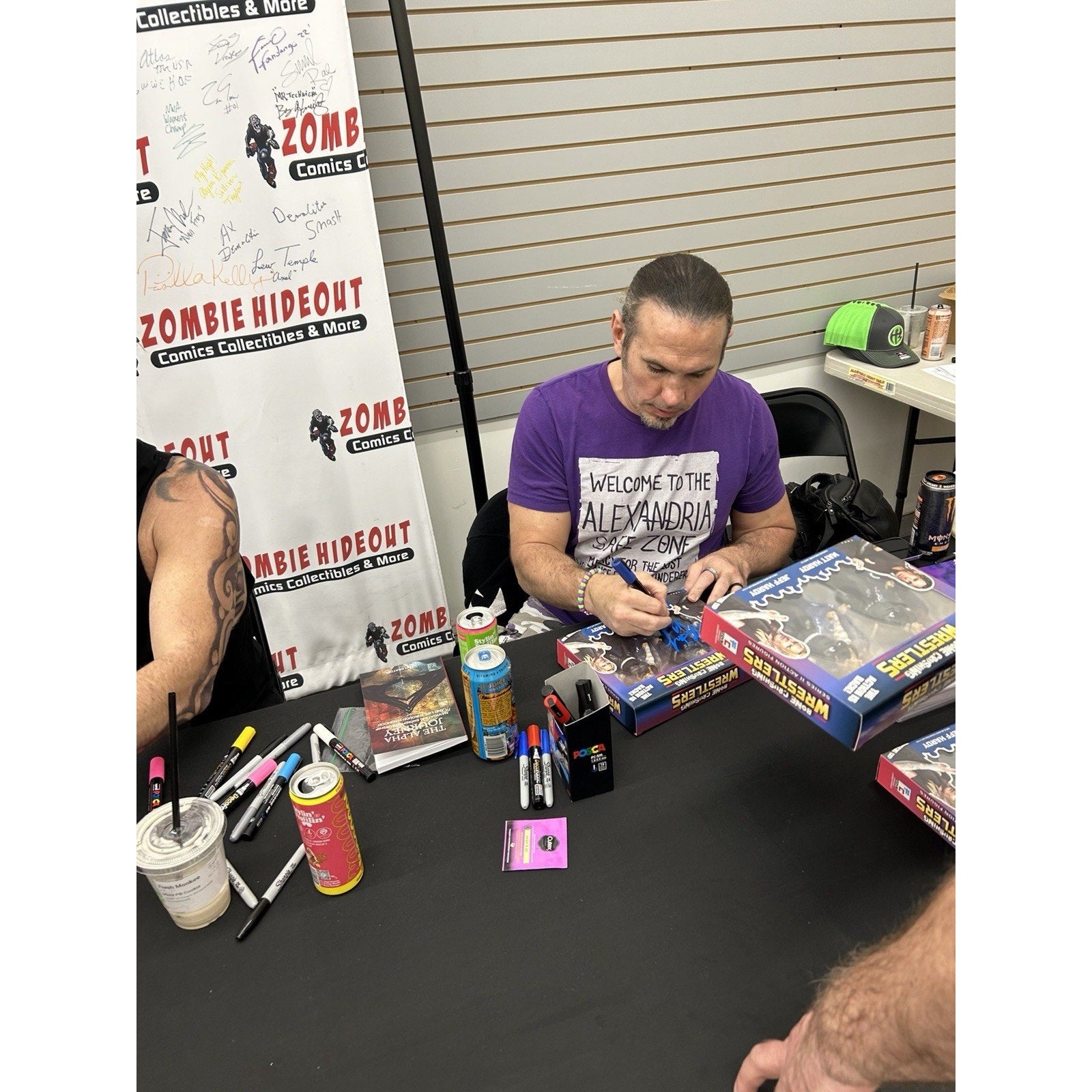 FC Toys Bone Crushing Wrestlers Matt Jeff Hardy Figures BCA Lot 1/500 Signed COA