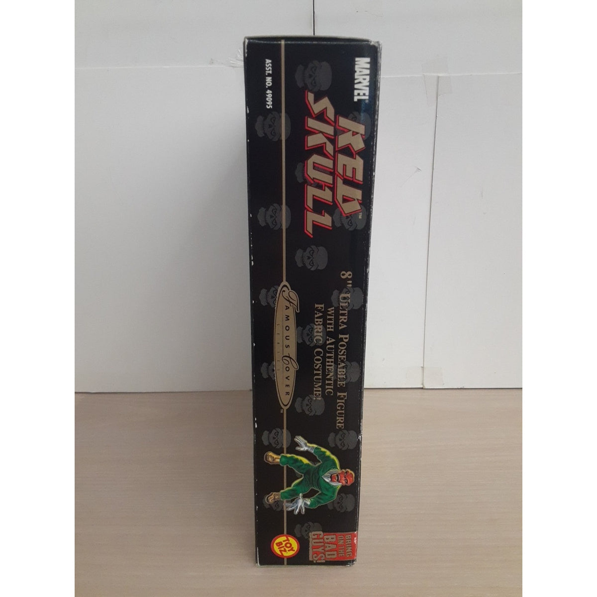 ToyBiz Marvel Famous Cover Series Red Skull Exclusive 8in Figure