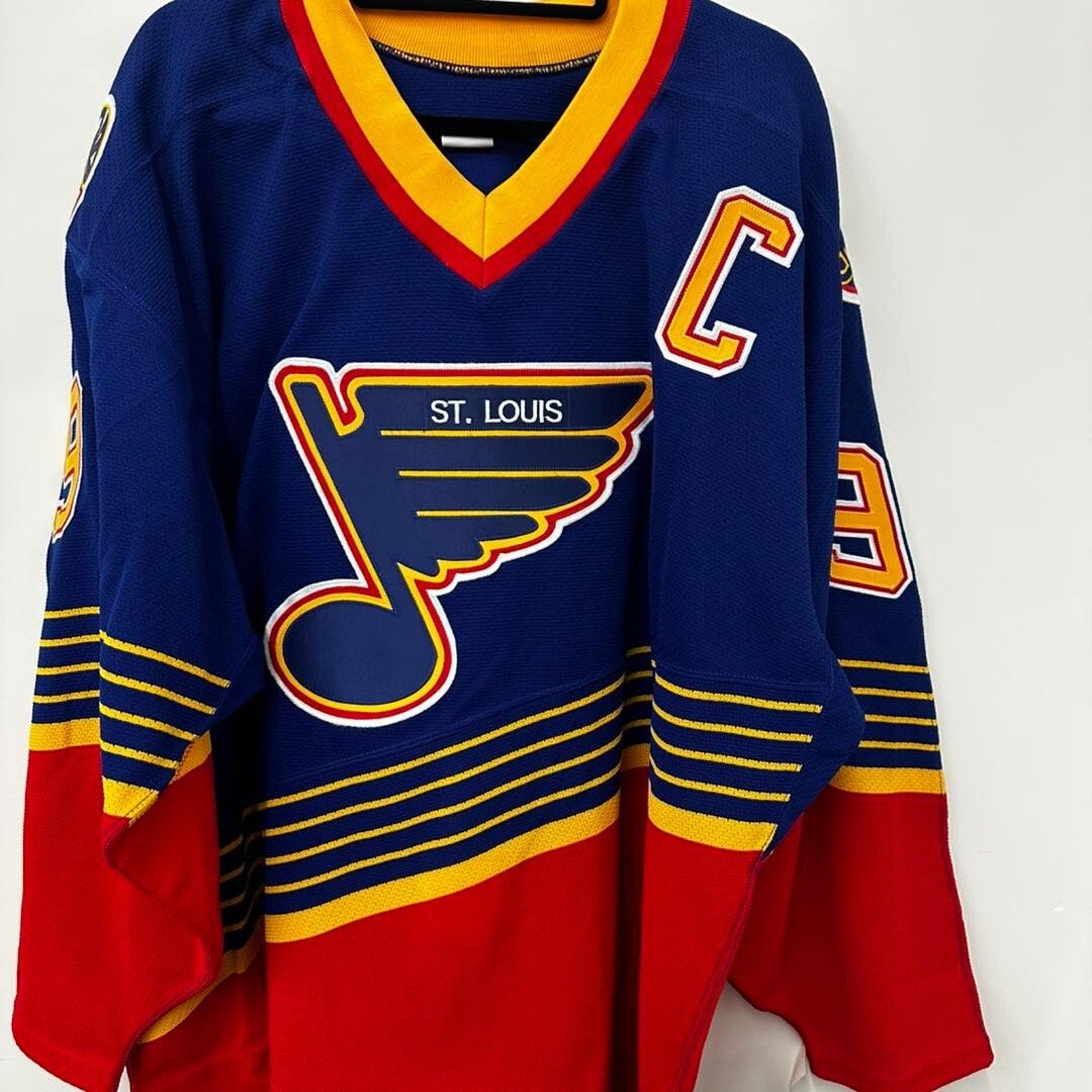 WAYNE GRETZKY SIGNED AUTHENTIC CCM BLUES JERSEY UPPER DECK COA