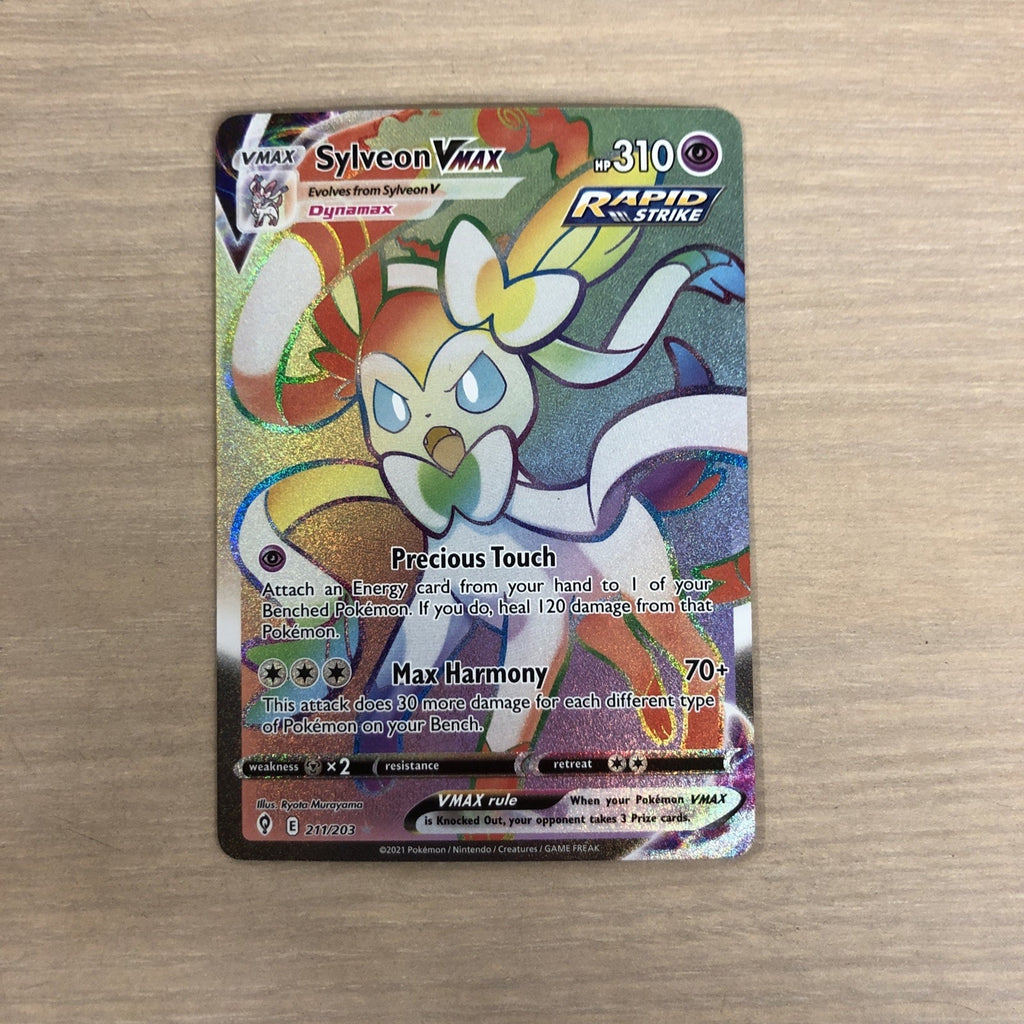 Sylveon VMAX (Secret) 211/203 SWSH07: Evolving Skies Holo