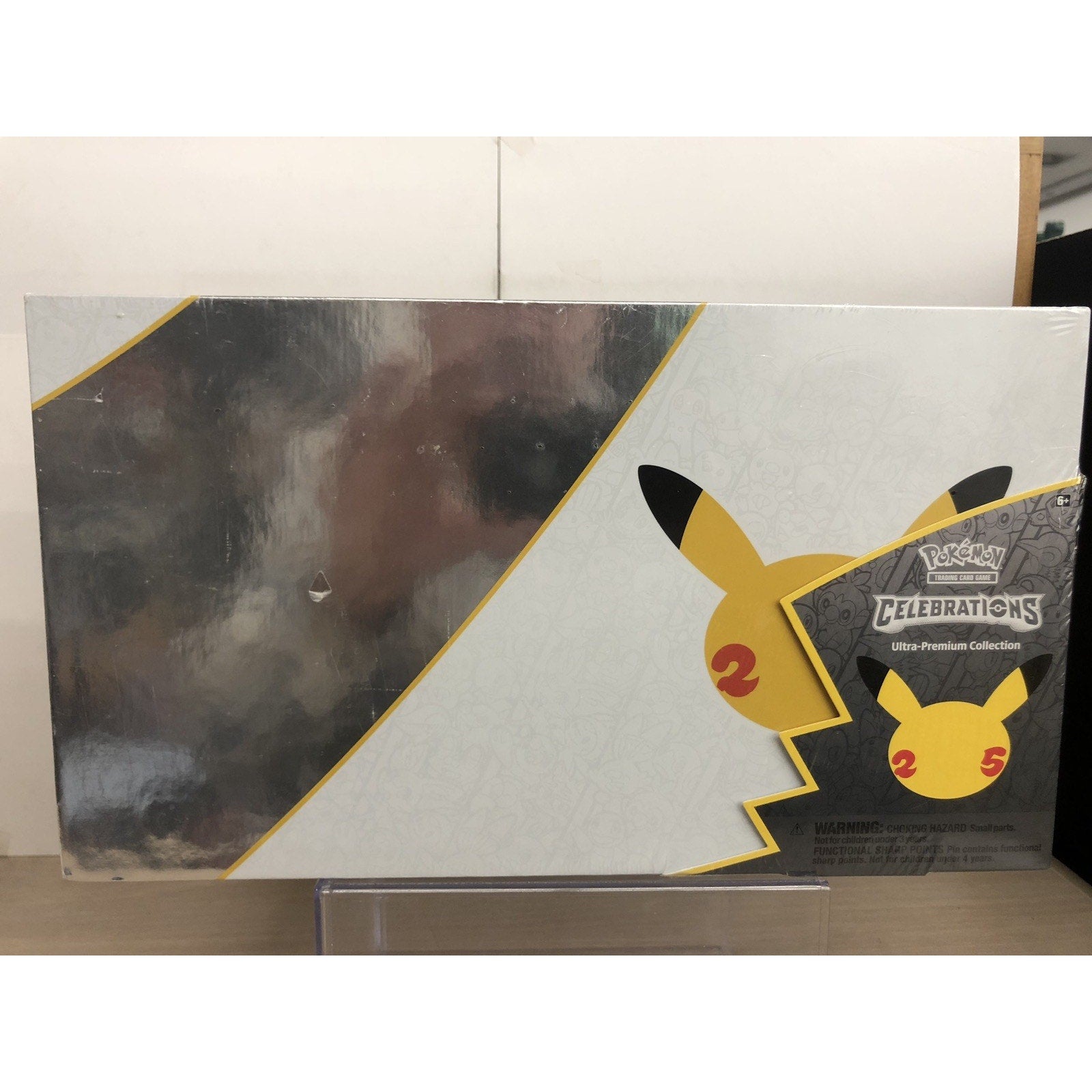 Pokémon TCG: Celebrations Ultra-Premium Collection Box (2021)