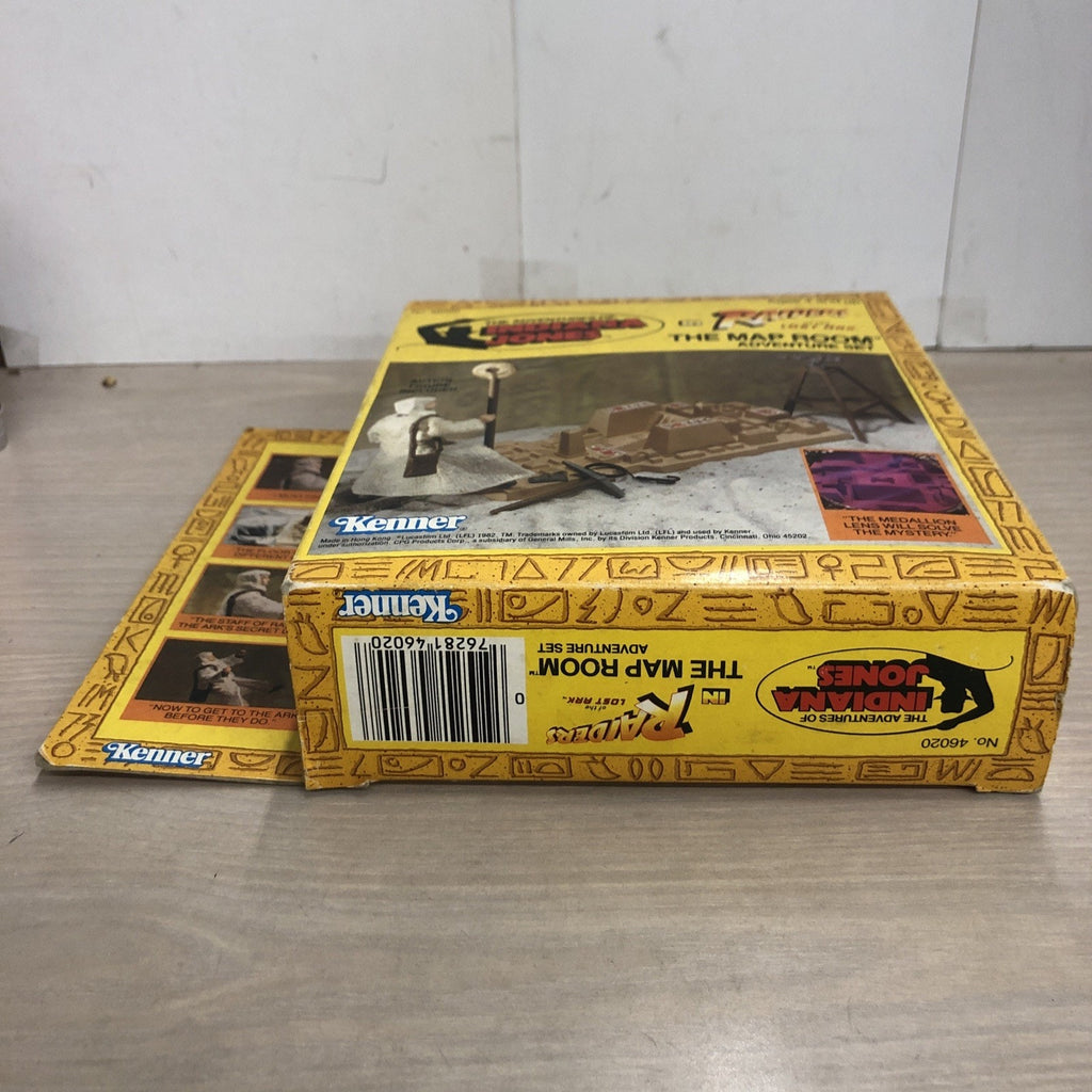 Vintage 1982 Raiders of the Lost Ark Map Room Kenner W/ Indiana Jones Figure CIB