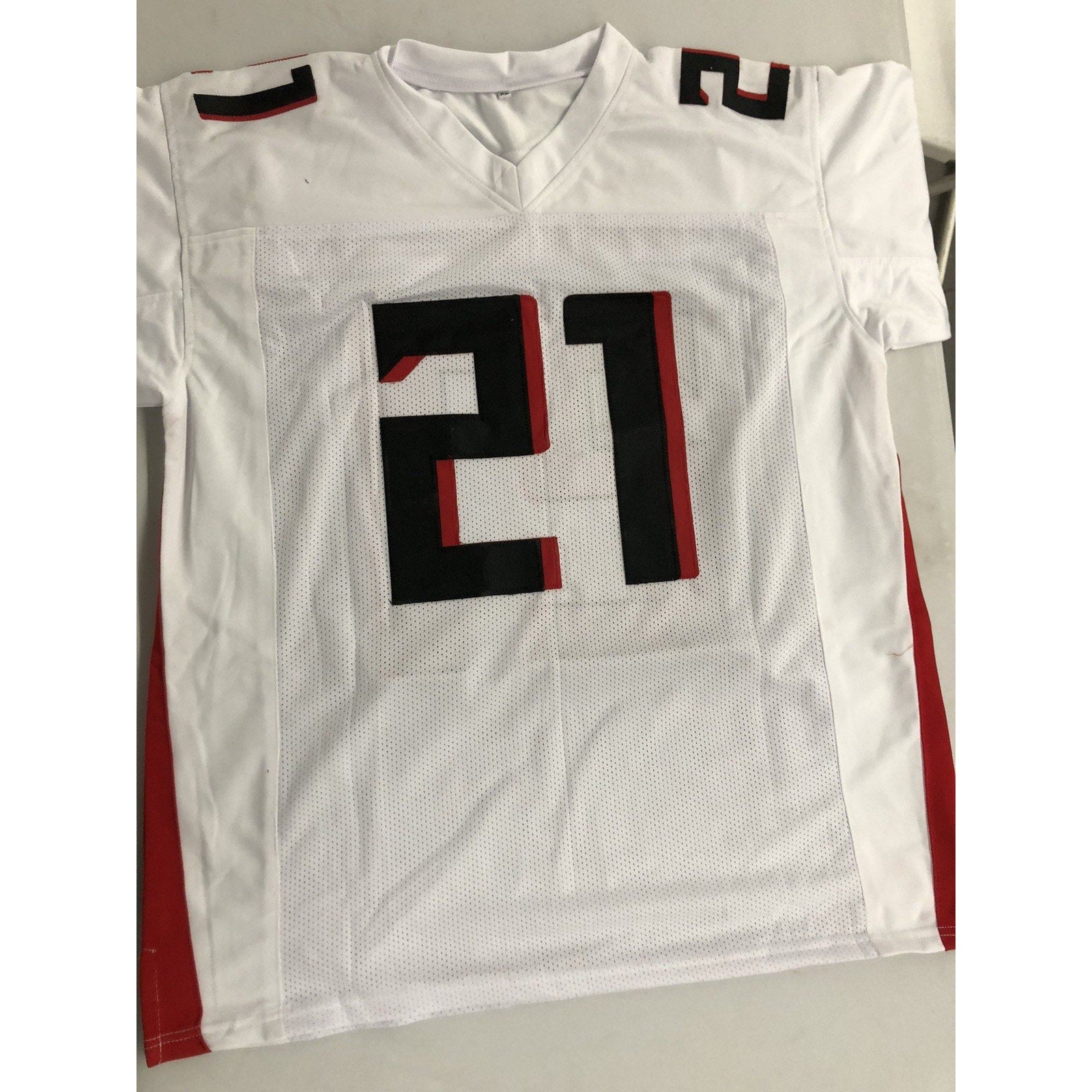 Todd Gurley Signed Atlanta Falcons White Framing Jersey (Beckett COA) Autograph