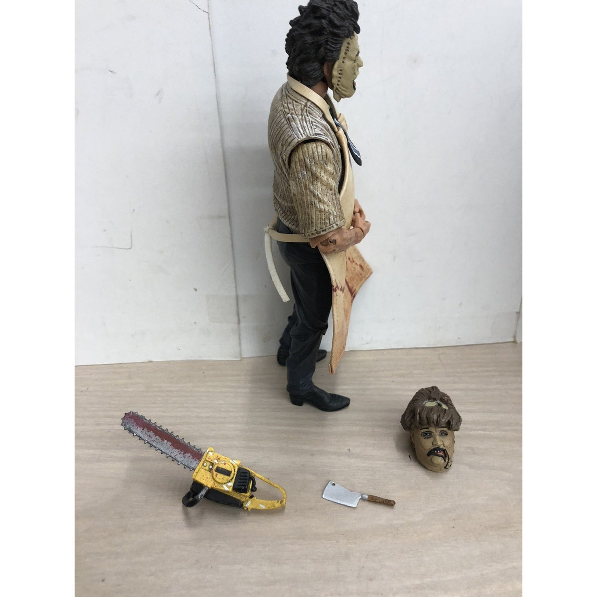 NECA Texas Chainsaw Massacre Leatherface Ultimate Figure LOOSE MISSING STUFF
