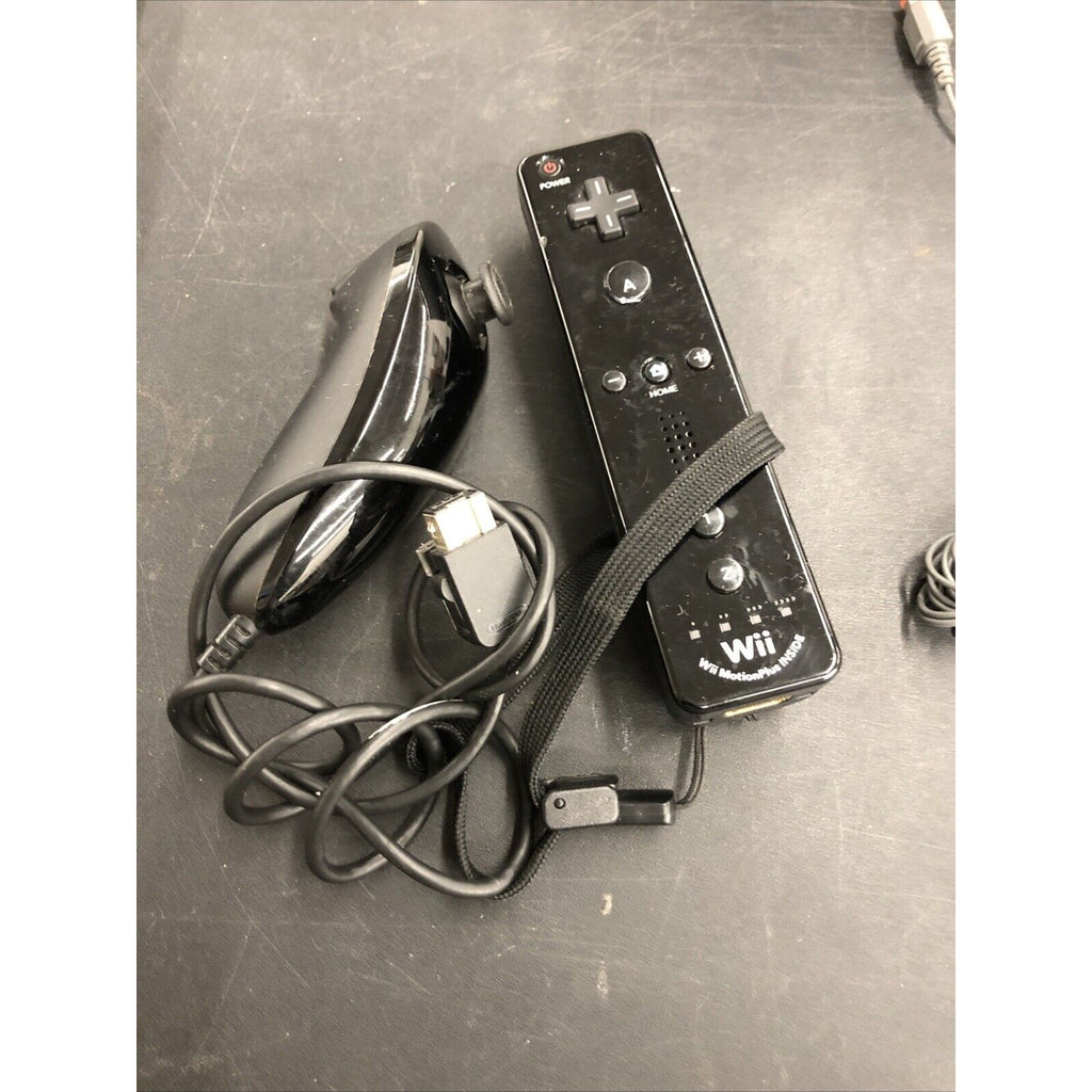 Nintendo Wii Black Console RVL-001(USA) Controller An Accessories