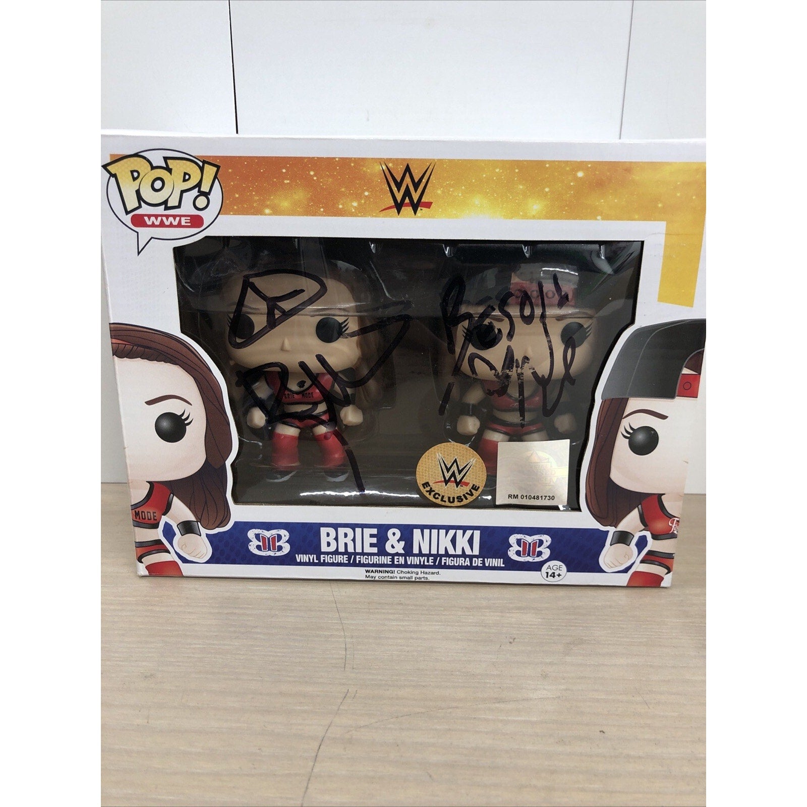Funko Pop! Vinyl: WWE - Bella Twins - WWE (Exclusive)Signed/Jsa Certified