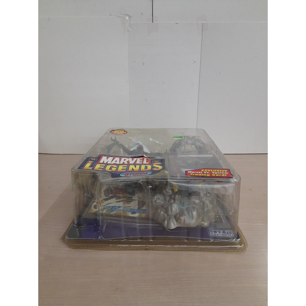 Storm Marvel Legends Series VIII X-Men ToyBiz With Trading Card + Bonus Comic
