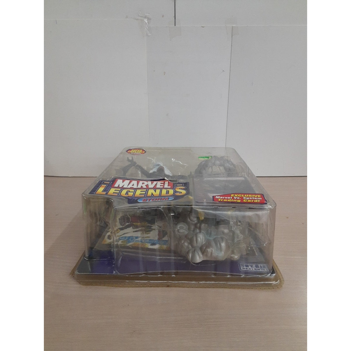 Storm Marvel Legends Series VIII X-Men ToyBiz With Trading Card + Bonus Comic