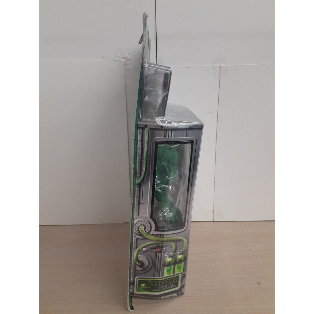 Toy Biz Throwing Hulk With Boulder Throwing Action Figure