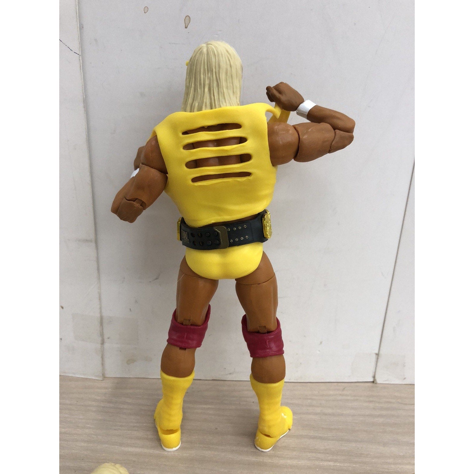Hulk Hogan (Ripping Shirt) - WWE Ultimate Edition 30 Figure LOOSE COMPLETE