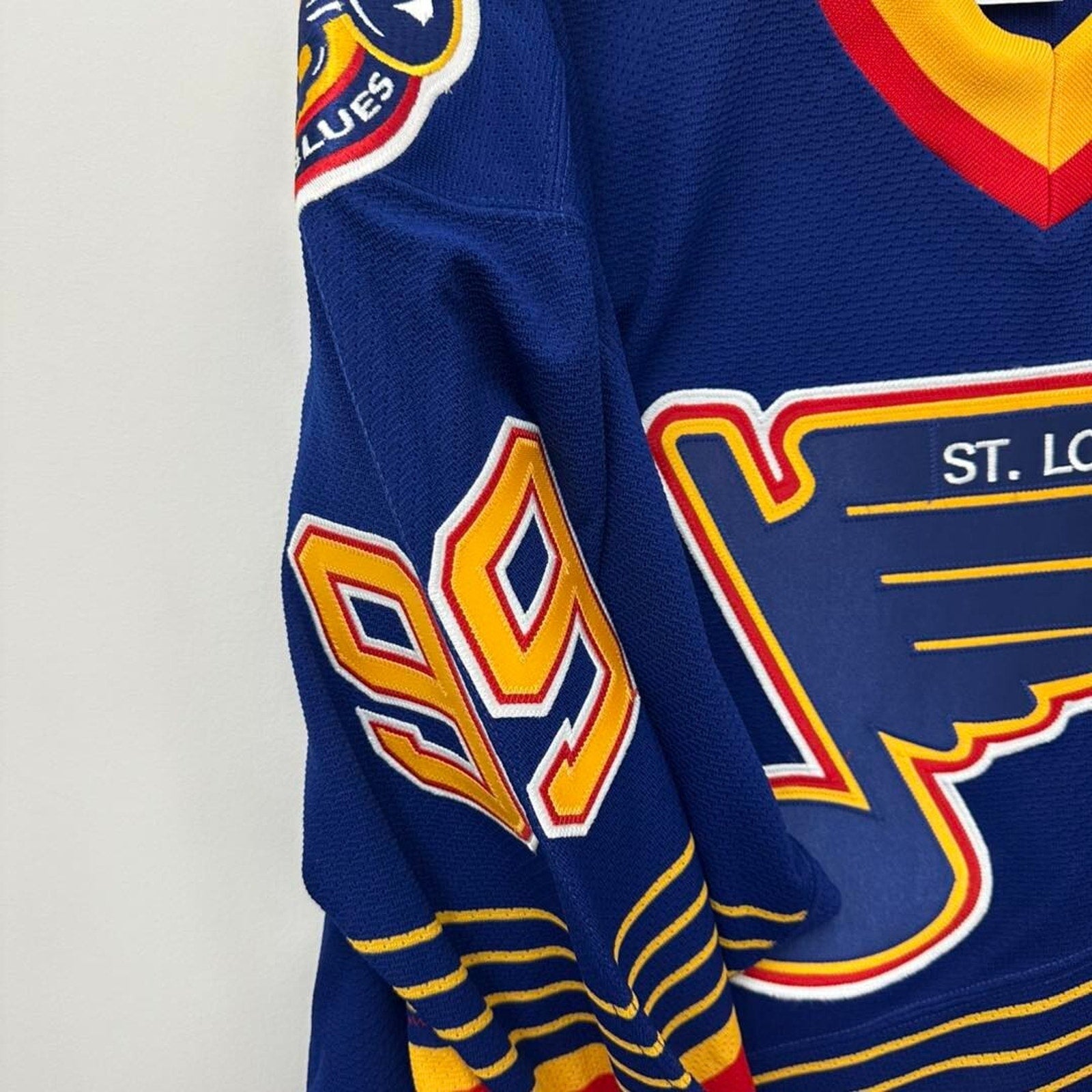 WAYNE GRETZKY SIGNED AUTHENTIC CCM BLUES JERSEY UPPER DECK COA