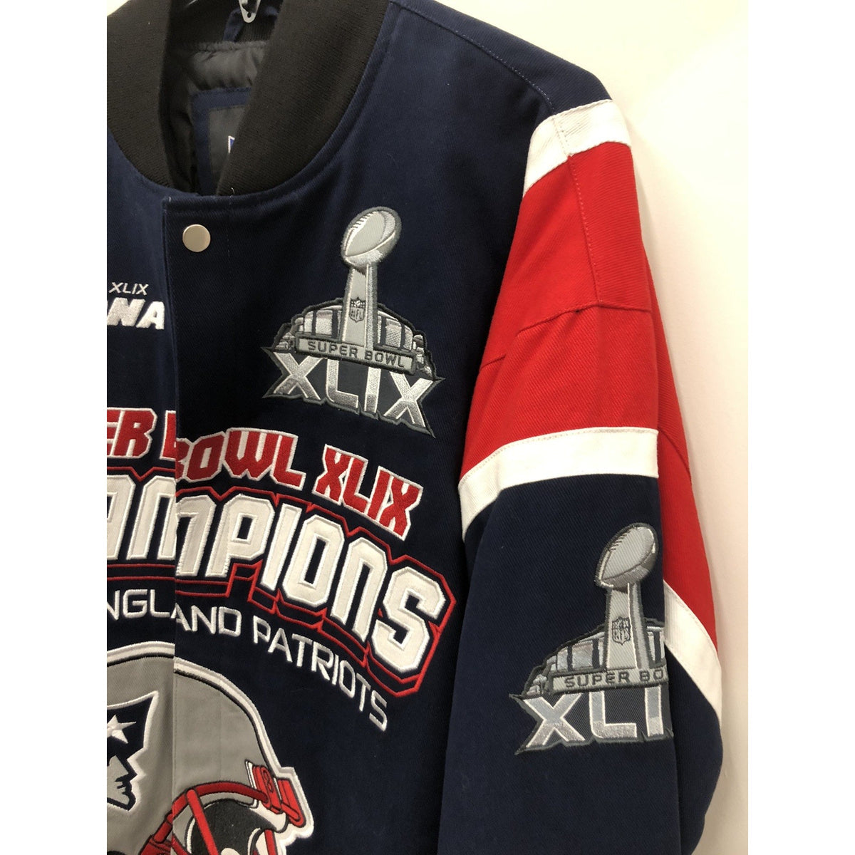 New Patriots SuperBowl XLIX Championship Jacket L Size