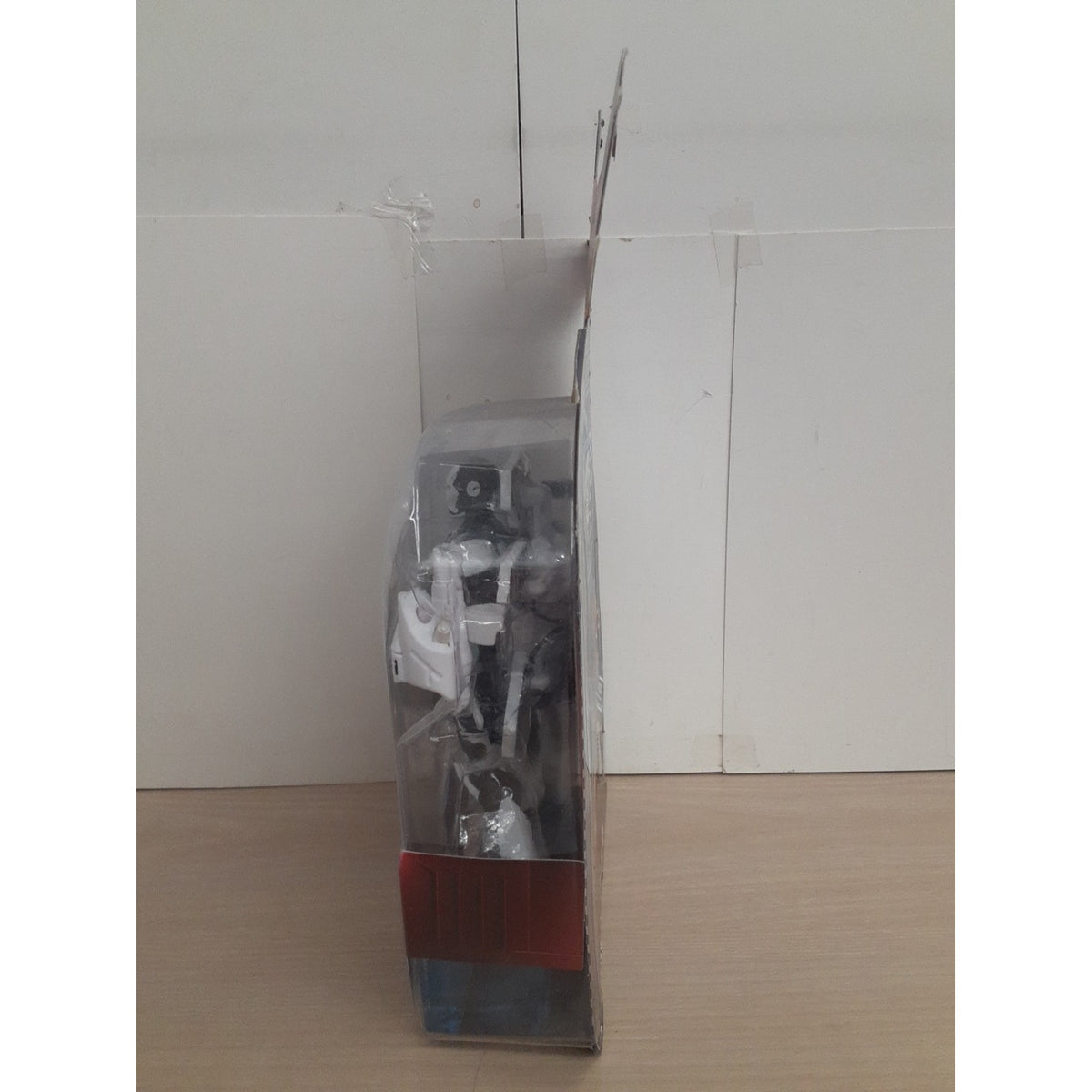 Hasbro Satellite Armor Iron Man Action Figure