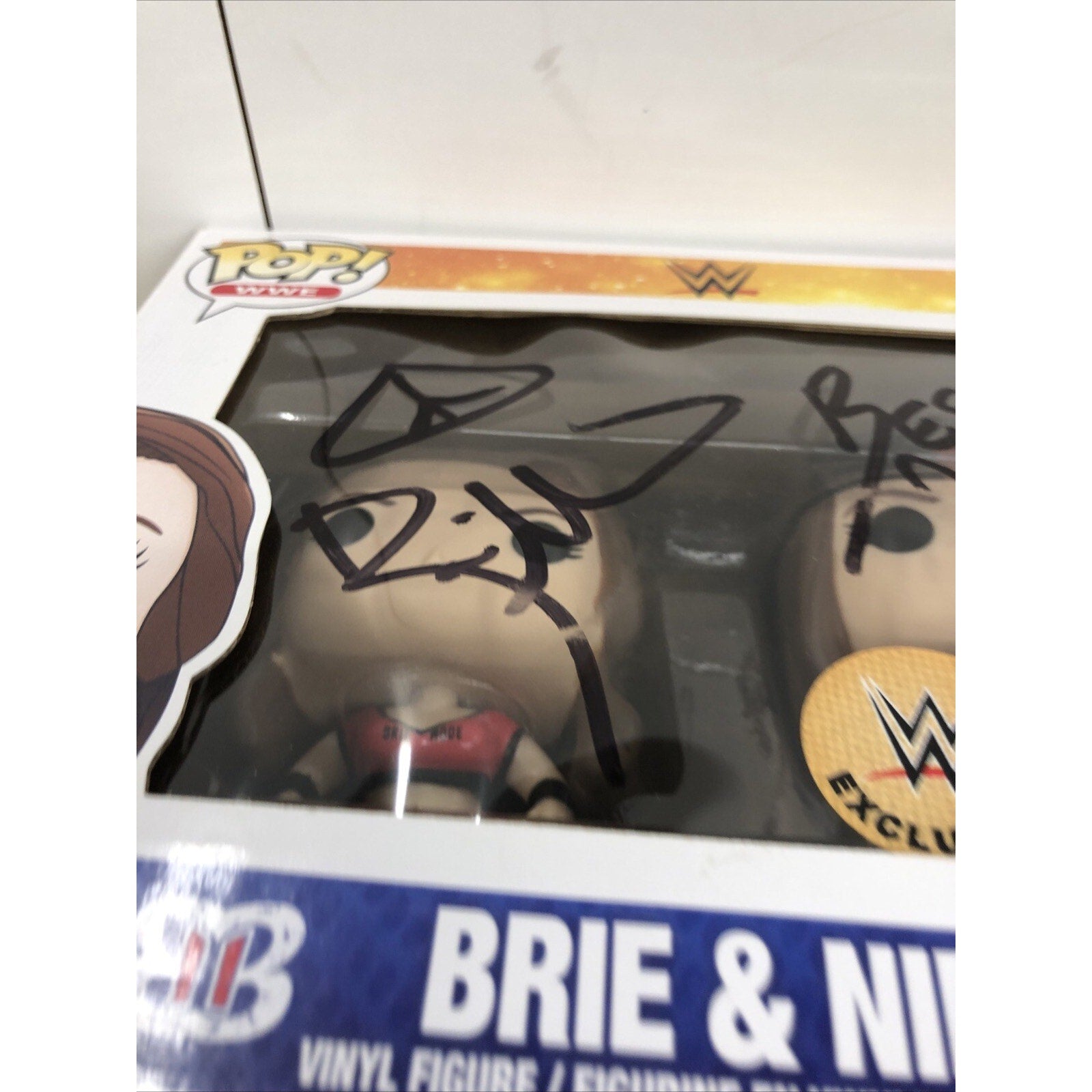 Funko Pop! Vinyl: WWE - Bella Twins - WWE (Exclusive)Signed/Jsa Certified