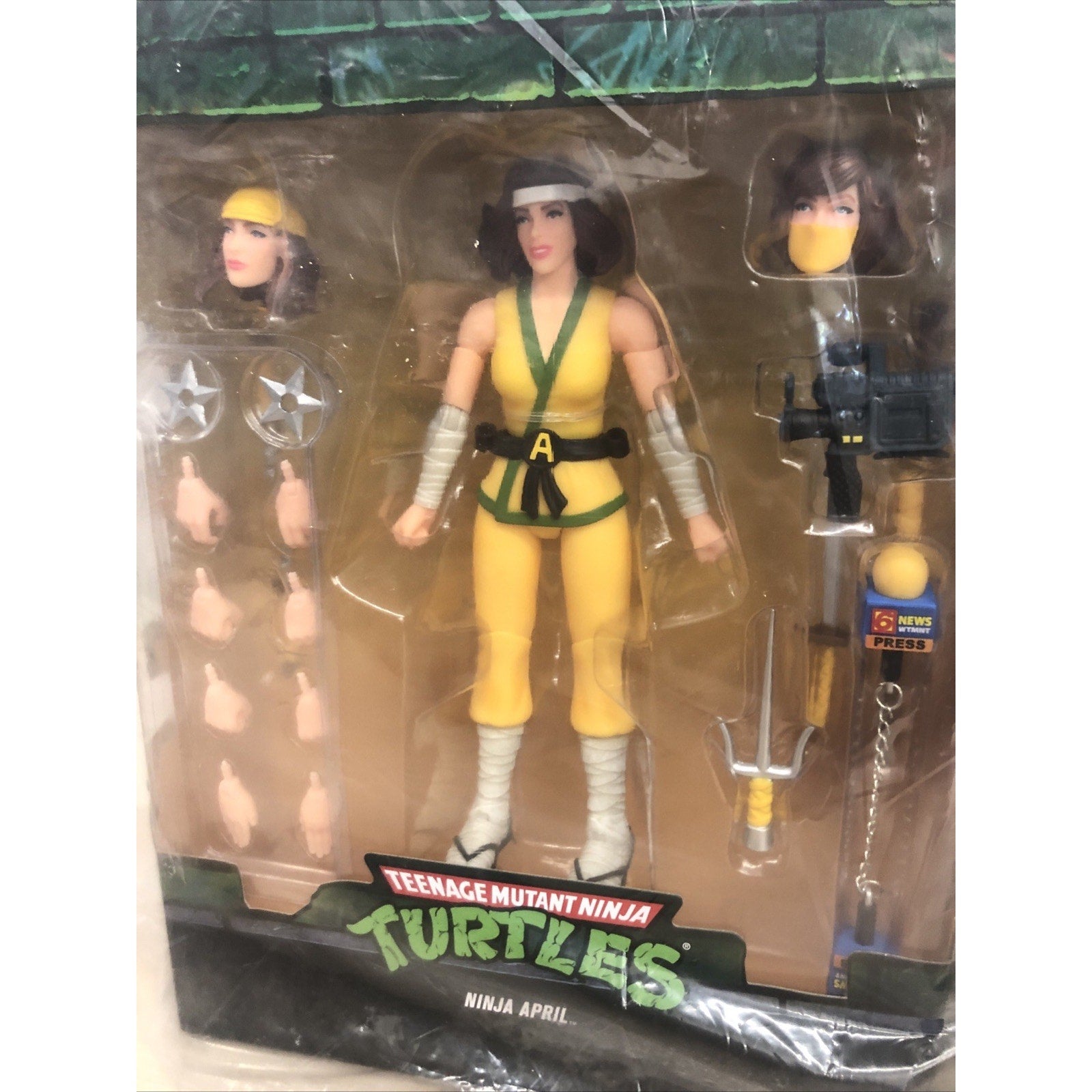 Super7 ULTIMATES! Teenage Mutant Ninja Turtles Ninja April 7" TMNT Action Figure