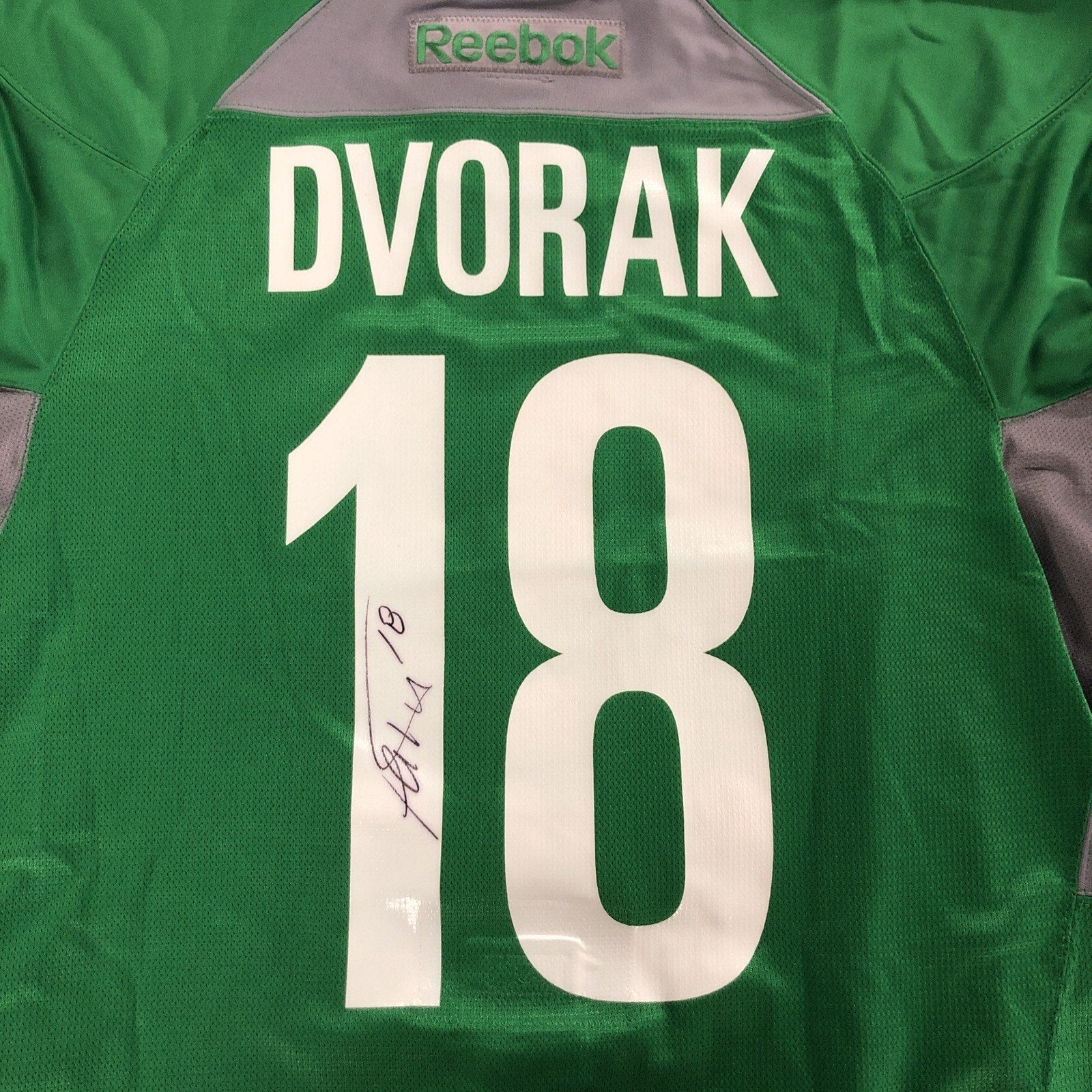 Dvorak Hurricanes Signed Reebok MIC Jersey 56 Steiner