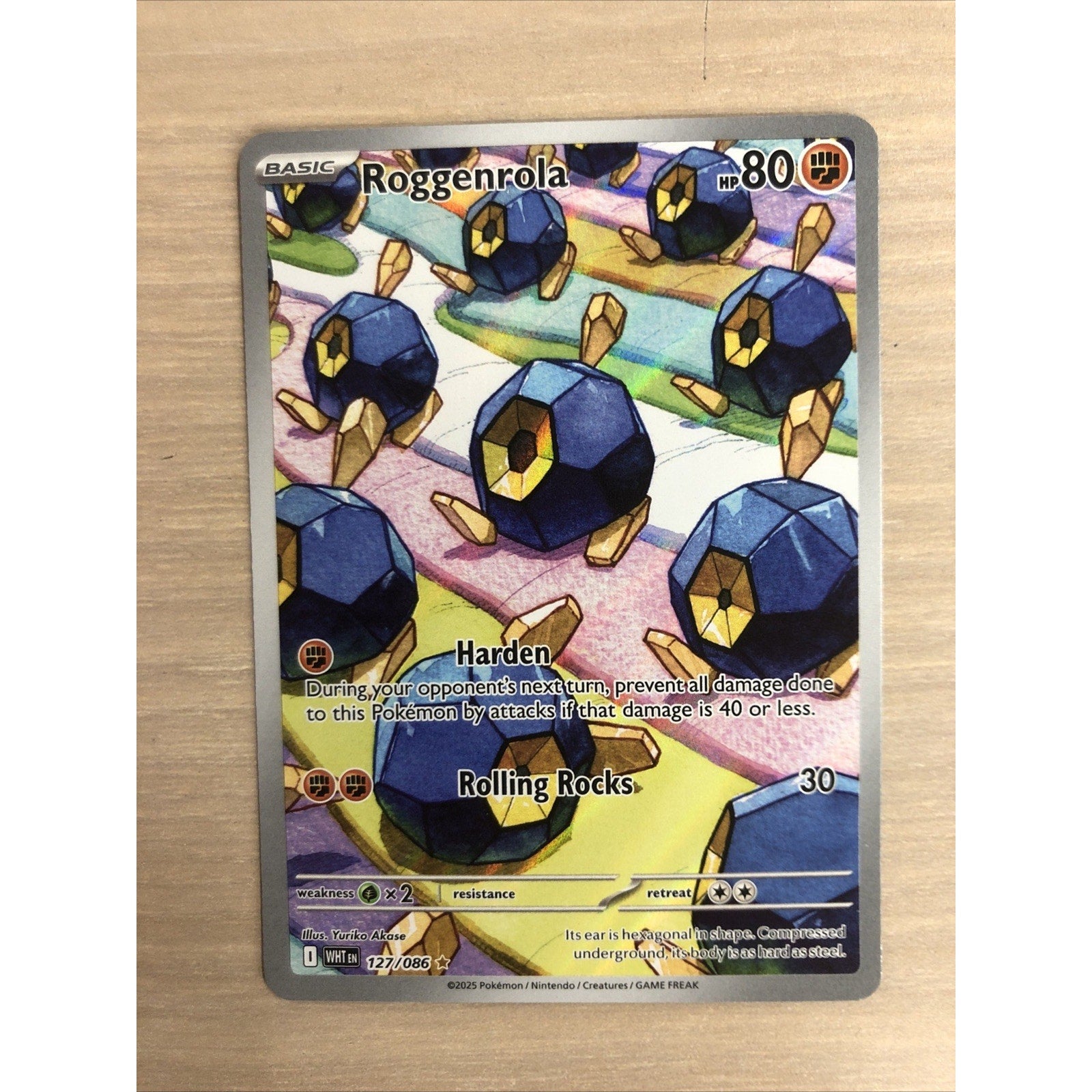 Roggenrola 127/086 Sv: White Flare Holo