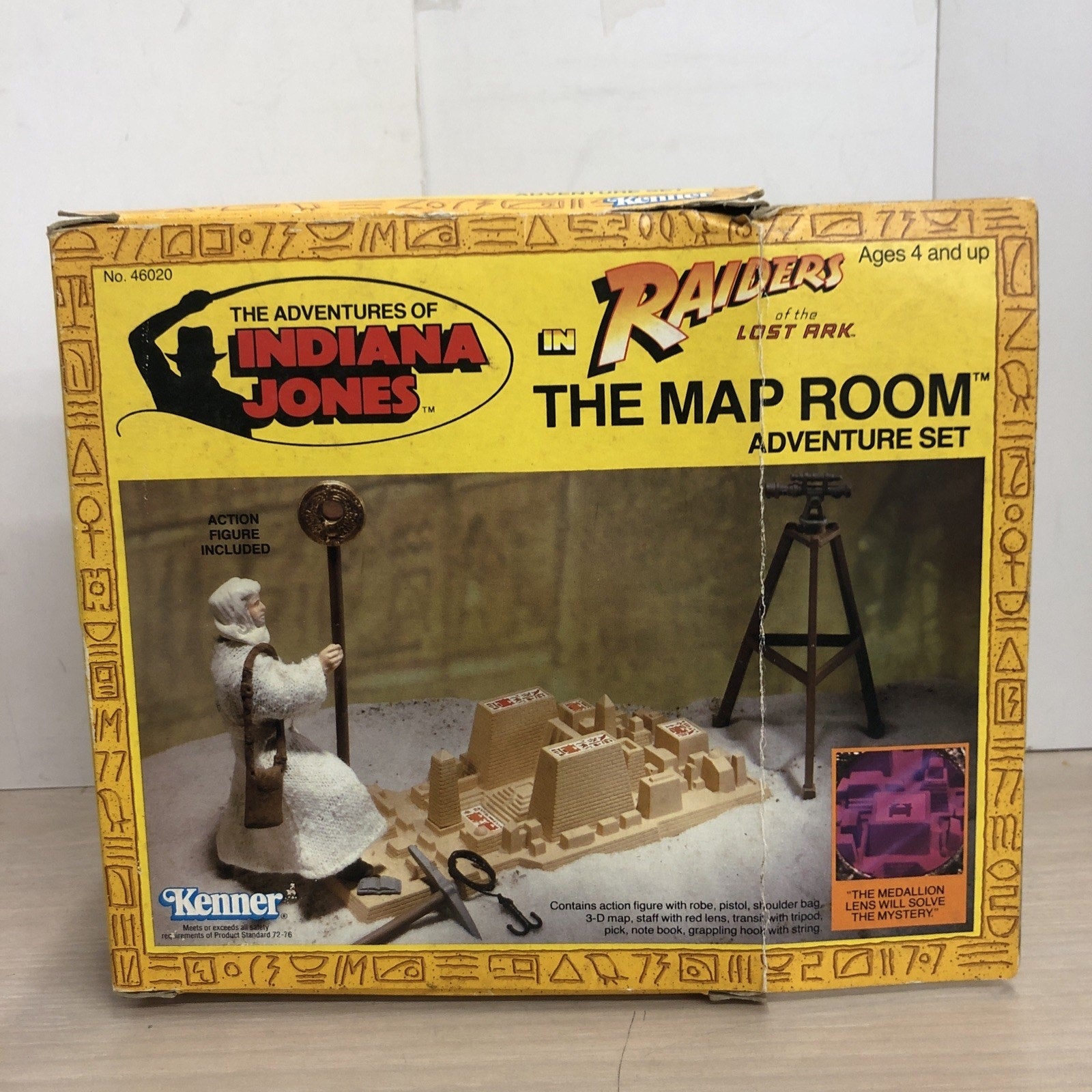 Vintage 1982 Raiders of the Lost Ark Map Room Kenner W/ Indiana Jones Figure CIB