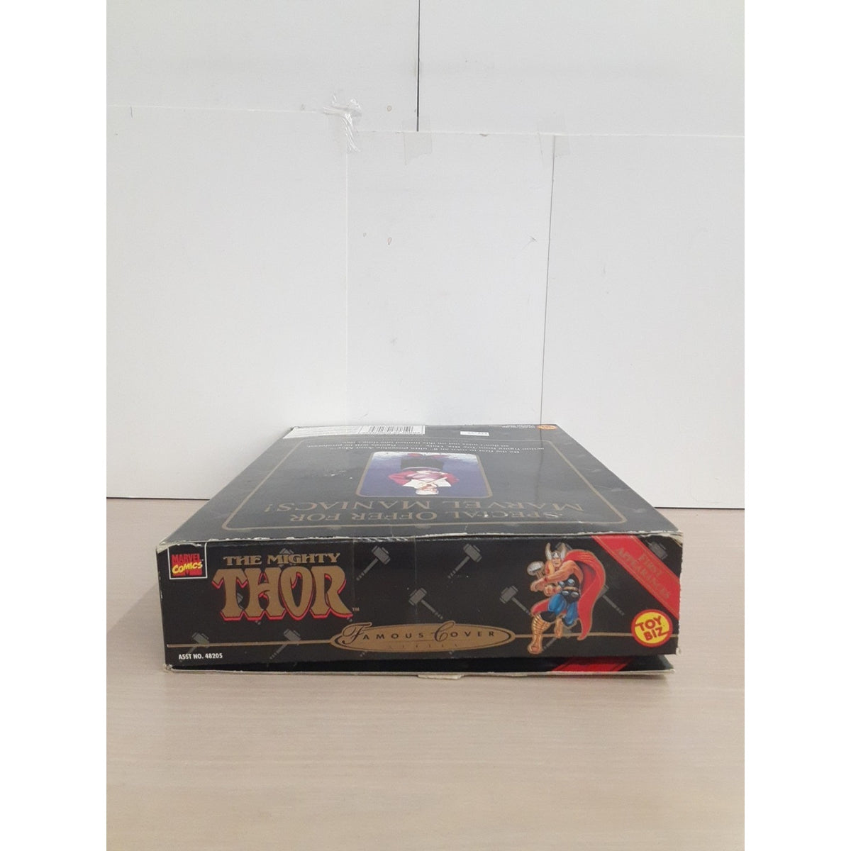 1998 ToyBiz Marvel Famous Covers The Mighty Thor Action Figure
