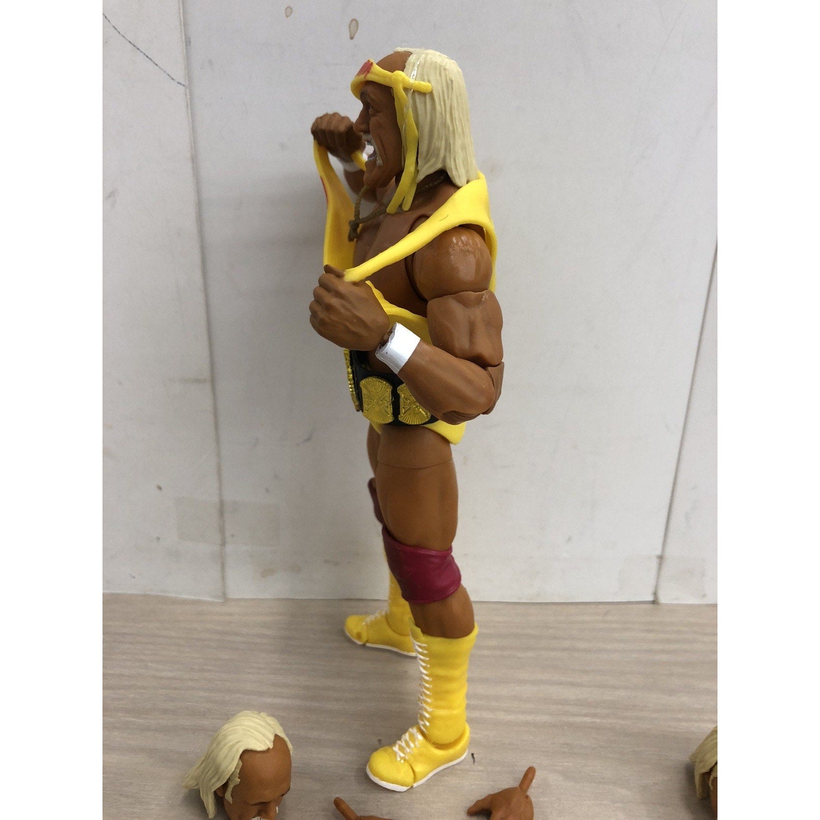 Hulk Hogan (Ripping Shirt) - WWE Ultimate Edition 30 Figure LOOSE COMPLETE