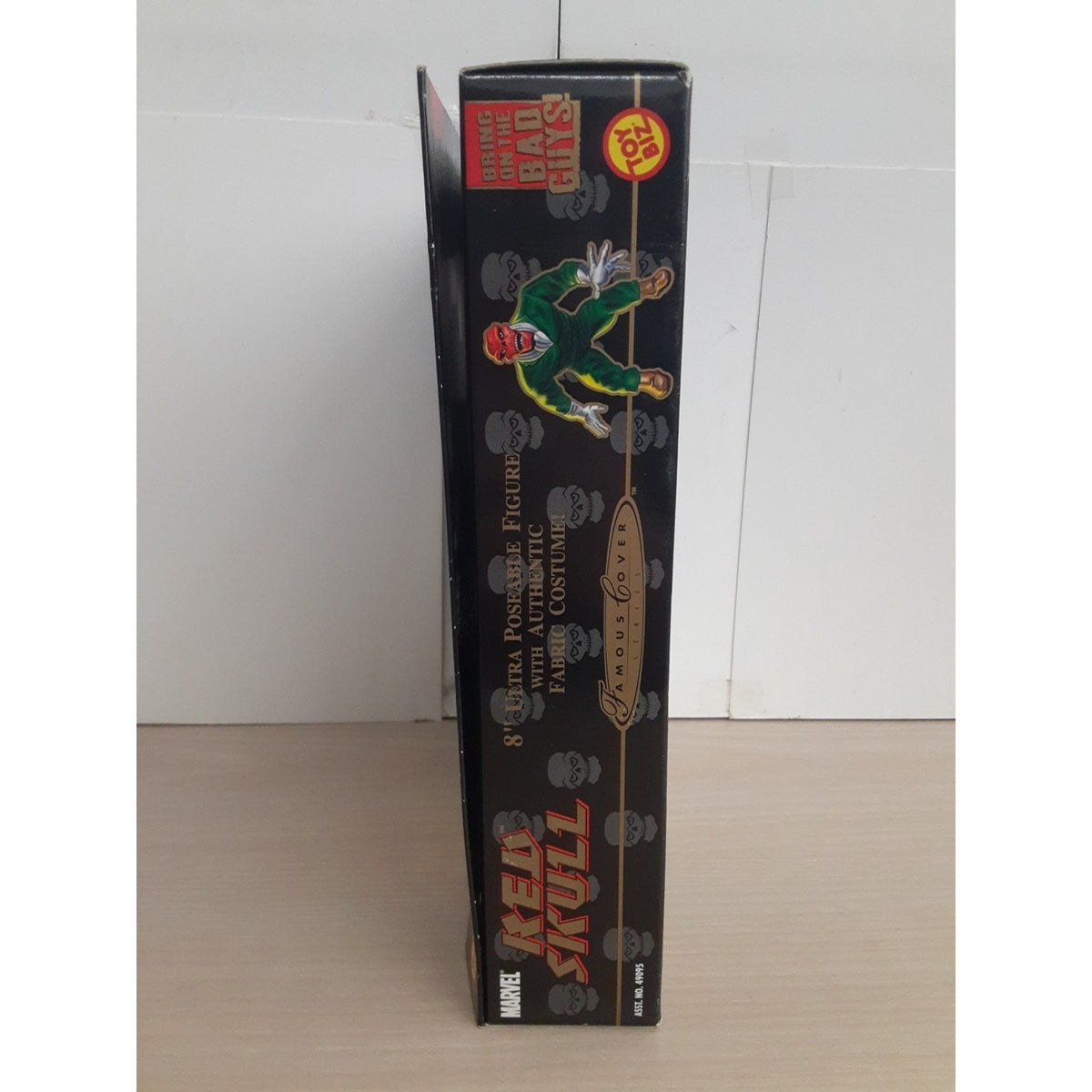 ToyBiz Marvel Famous Cover Series Red Skull Exclusive 8in Figure